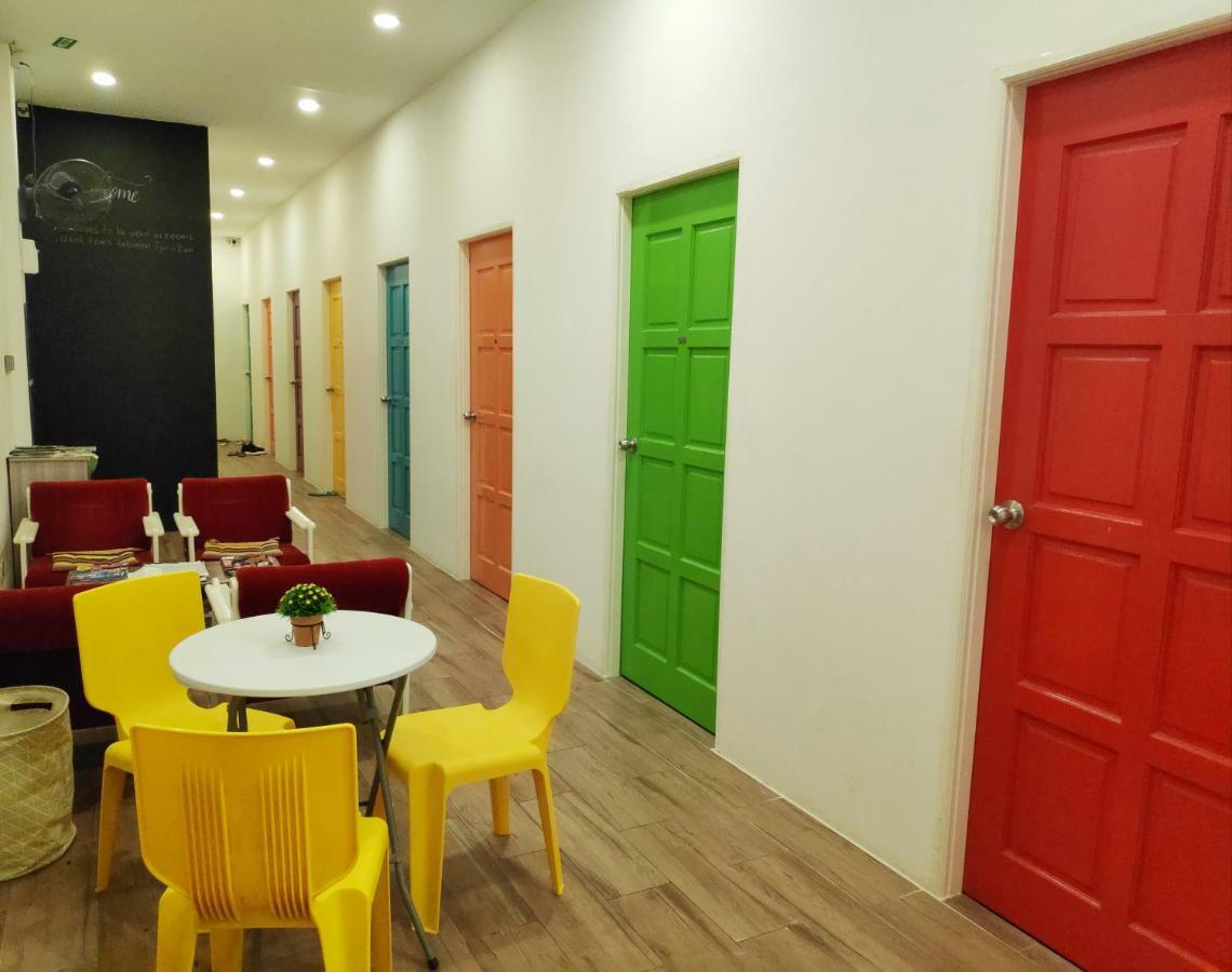 Ez Lodgings Kampong Gadong Exterior foto