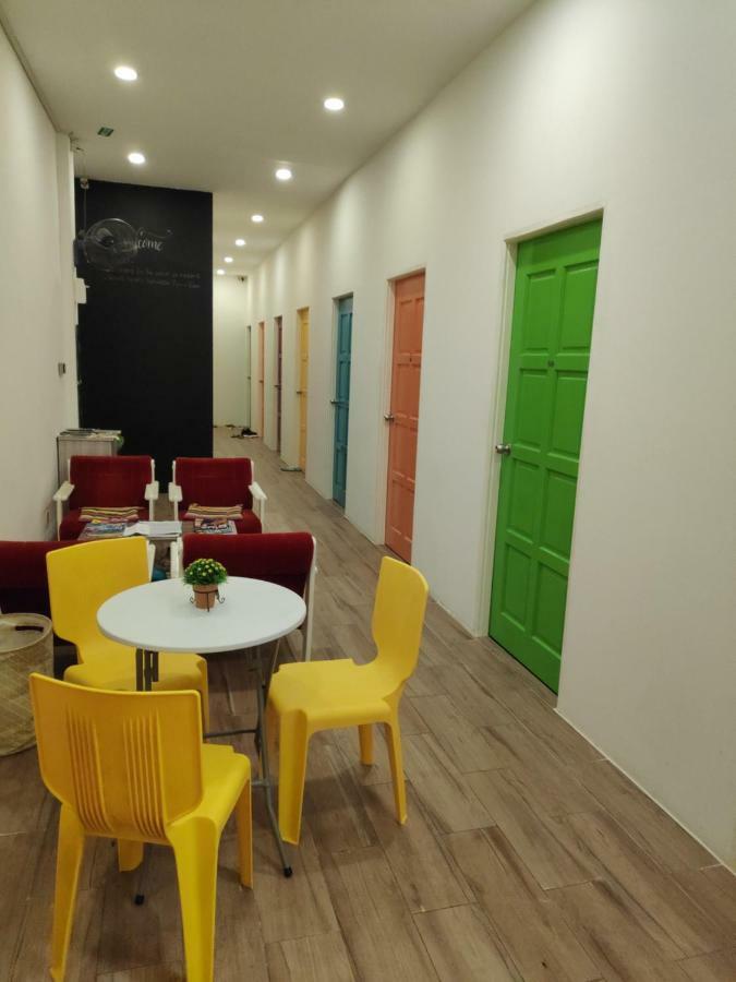 Ez Lodgings Kampong Gadong Exterior foto